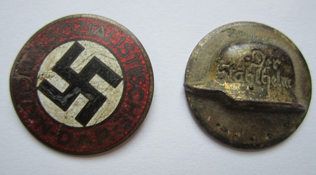 Odznaka Stahlhelm i NSDAP obie za przynależność do jakiejś formacji